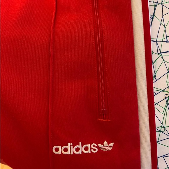 Red Adidas set Emrata - Picture 6 of 8